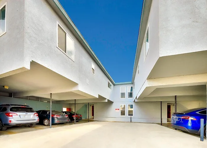 Groundswell E Apartment Newport Beach